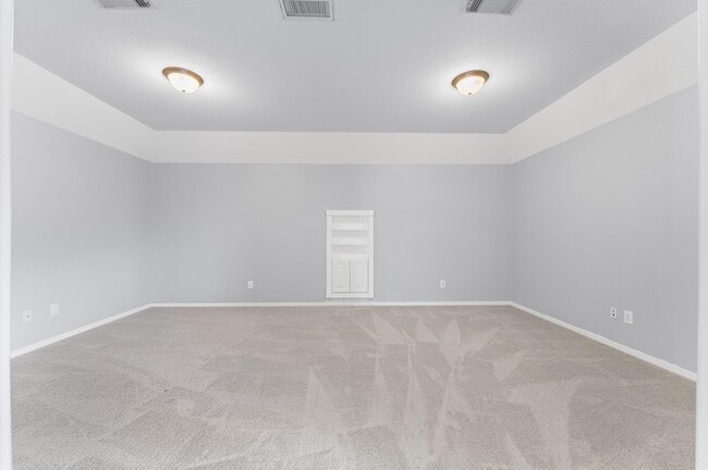 Building Photo - 13402 Great Creek Dr