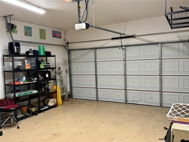 Building Photo - 2308 Sweet Clover Dr