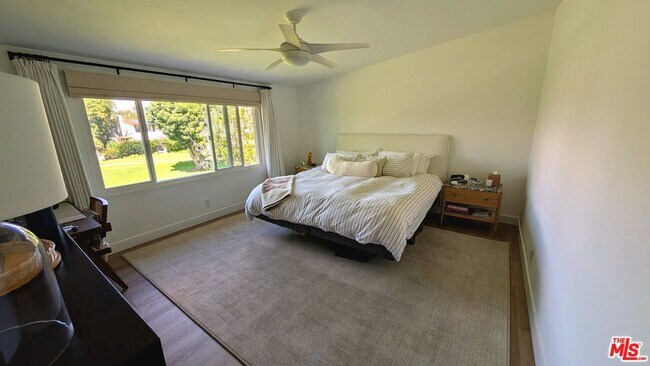 Building Photo - 2129 Vista Laredo