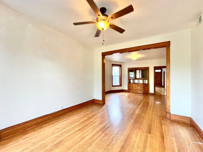 Building Photo - 3319 W Pierce Ave