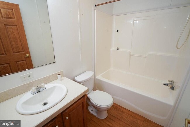 Building Photo - 12179 Country Dr