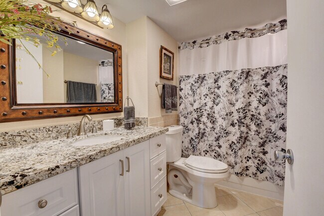 Building Photo - 19 Royal Palm Way