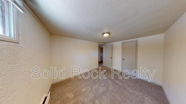 Building Photo - 1411 S Corona Ave