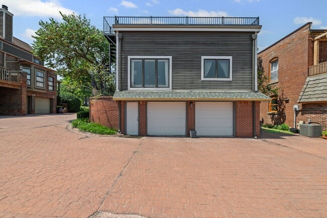 Building Photo - Amazing Union Hill Single Family Home