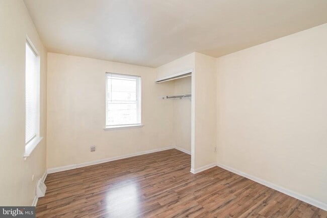 Building Photo - 1635 Fontain St