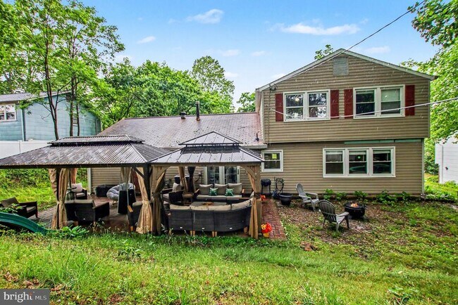 Building Photo - 1405 Peachwood Ln