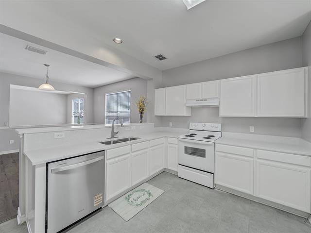 Building Photo - 7120 Wind Row Dr