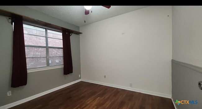 Building Photo - 413 Stone Gate Dr