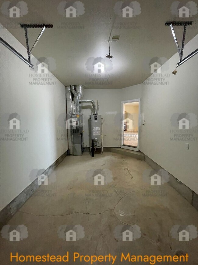 Building Photo - 232