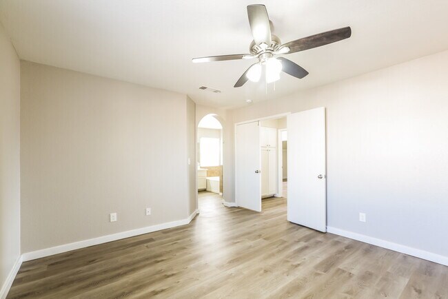 Building Photo - 6373 Rose Tree Ln