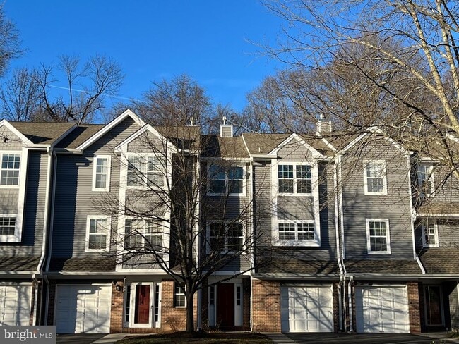 Building Photo - 15 Halstead Pl