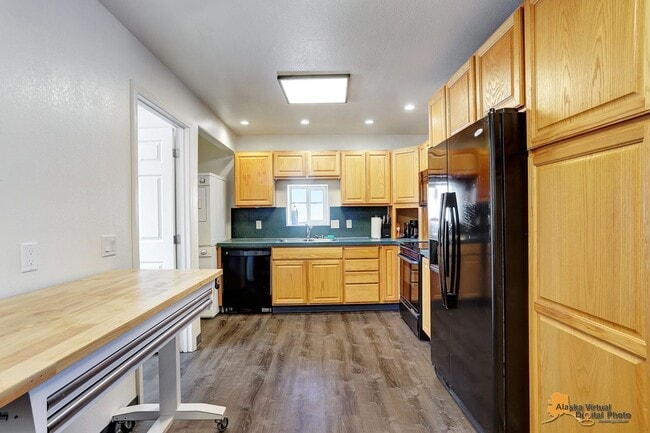 Building Photo - 1890 E 58th Ave