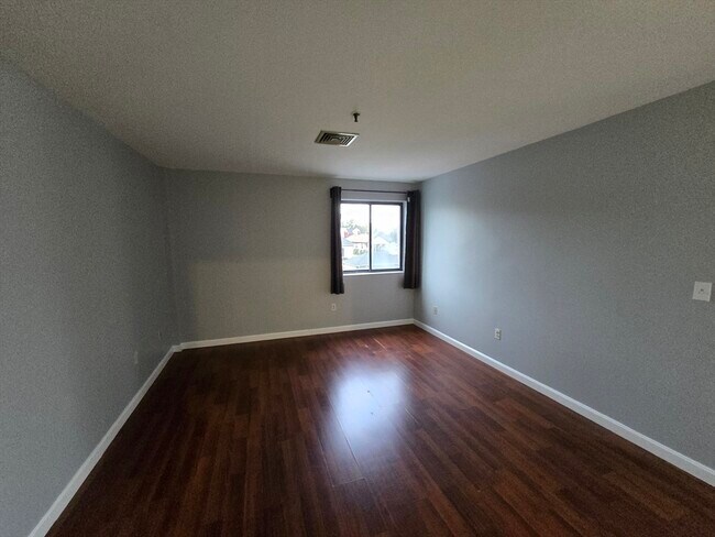 Building Photo - 500 Washington St