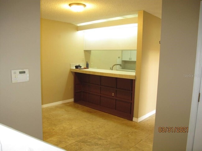 Building Photo - 5281 Middle Ct