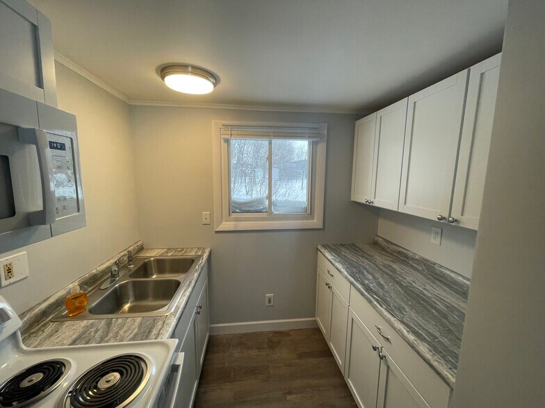 Building Photo - 514 5th St