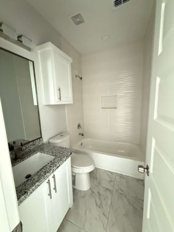 Building Photo - 5808 Northwestern Ave