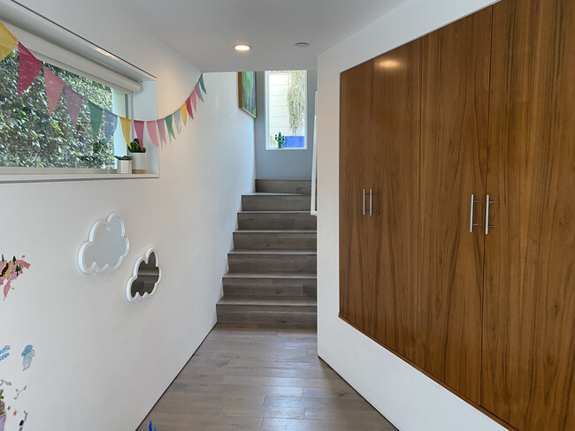 Entry foyer - 2836 N Buzz Ct