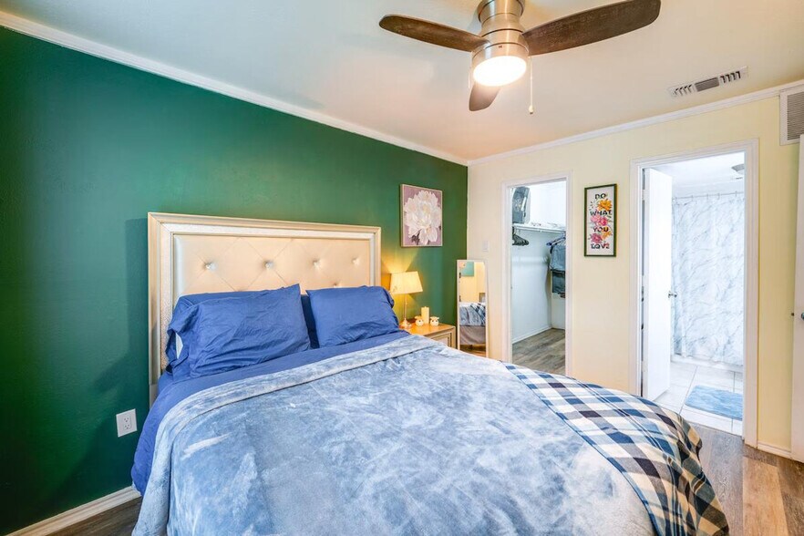 Building Photo - 6900 Skillman St