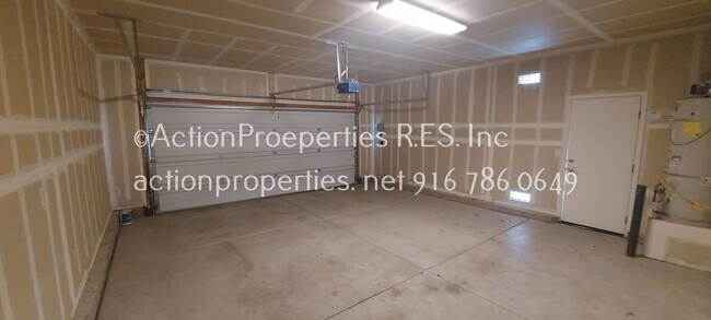 Building Photo - West Park -3 Bedroom, 2 Bath,  Single Stor...