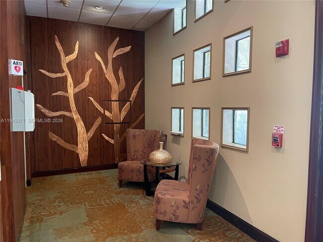 Building Photo - 1831 Sabal Palm Dr