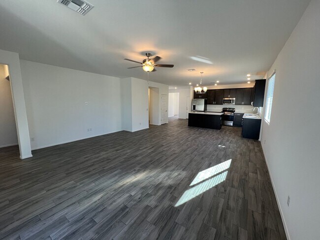 Building Photo - Gorgeous Newer Build 4 Bed/3 Bath in Rancho Cabrillo