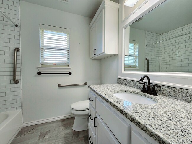 Building Photo - 2400 Frisco Way