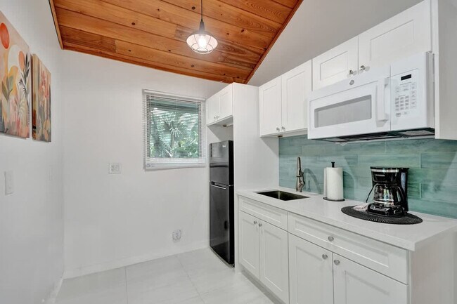 Building Photo - 1115 SW 4th St