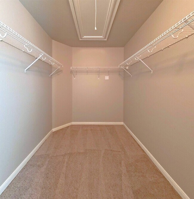 Building Photo - 29303 Legends Hill Dr