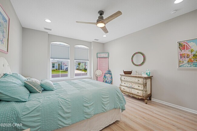 Building Photo - 9431 Paradise Dr