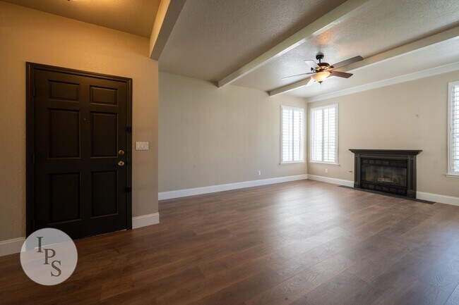 Building Photo - Move in by September 1st and get the rest of August FREE! North Fresno Villa San Marcos Apt, 2BR/...