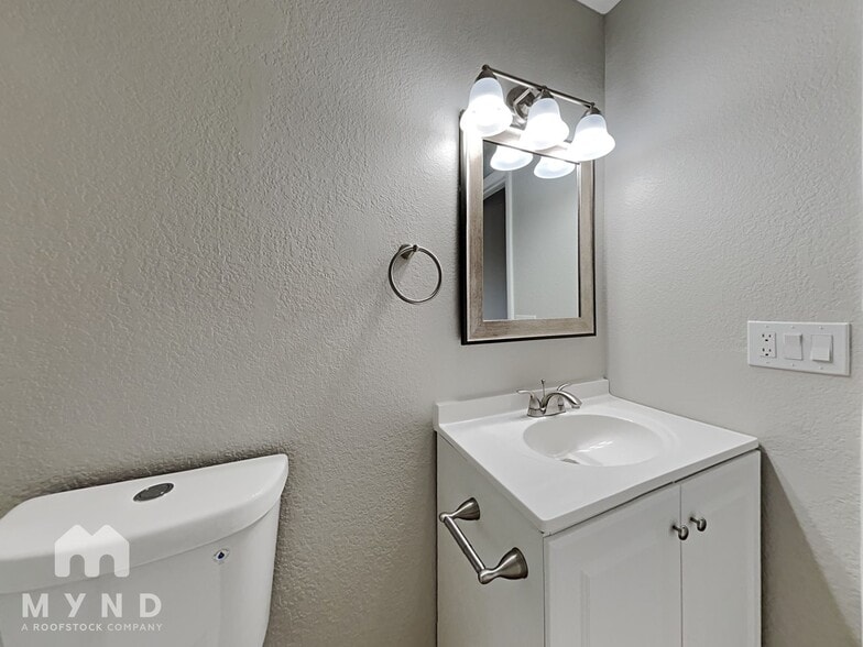 Building Photo - 7801 N 44th Dr