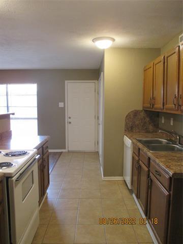 Building Photo - 553 Hanover Dr
