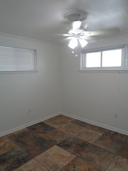 Building Photo - 709 Jennifer Jean Dr