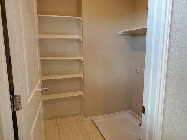 Building Photo - 8716 Whitter Dr