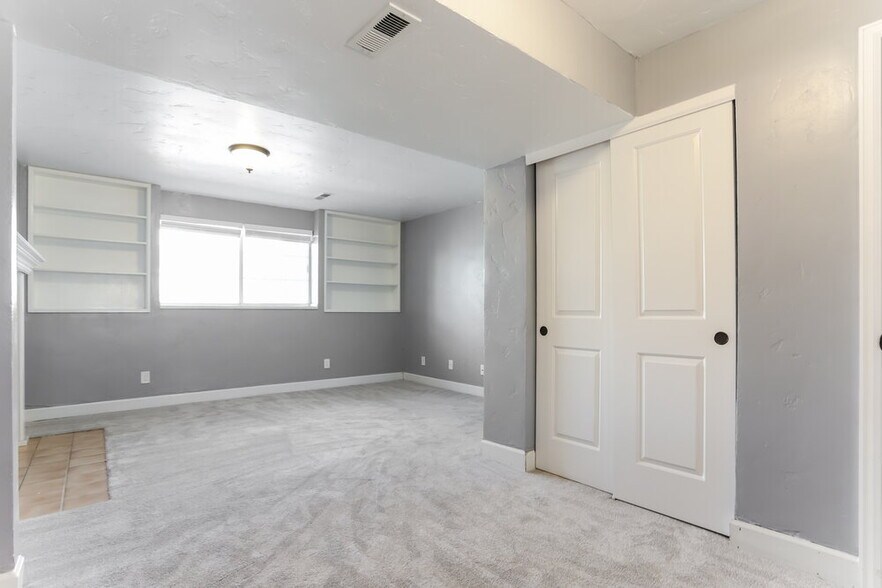 Building Photo - 16296 Beauty Bush Pl