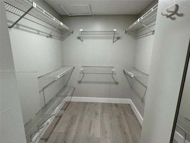 Building Photo - 1331 SW 124th Ct