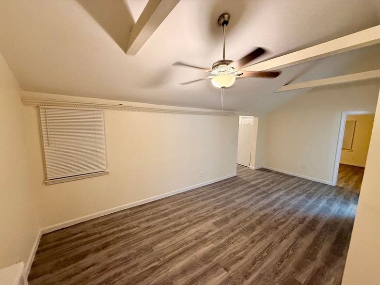 Building Photo - 203 Berkshire Dr