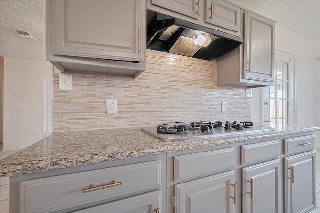 Building Photo - 2107 Creekshire Dr