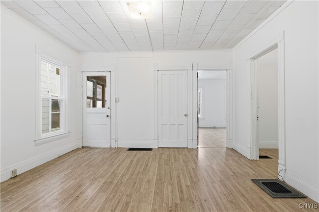 Building Photo - 344 Bryant Ave