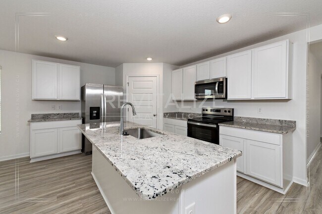 Building Photo - 1097 Hayward Lp