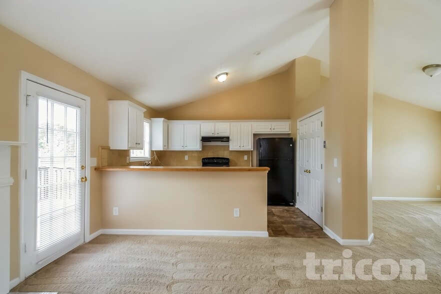 Building Photo - 50 Weldon Pl