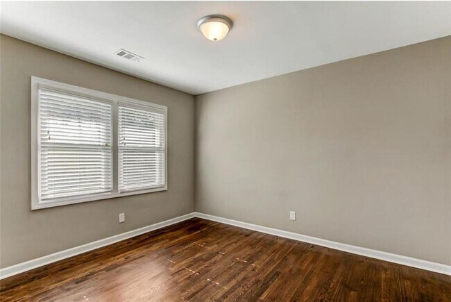 Building Photo - 2144 Keheley Dr