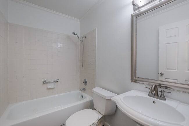 Building Photo - 6967 Sunset Village Dr