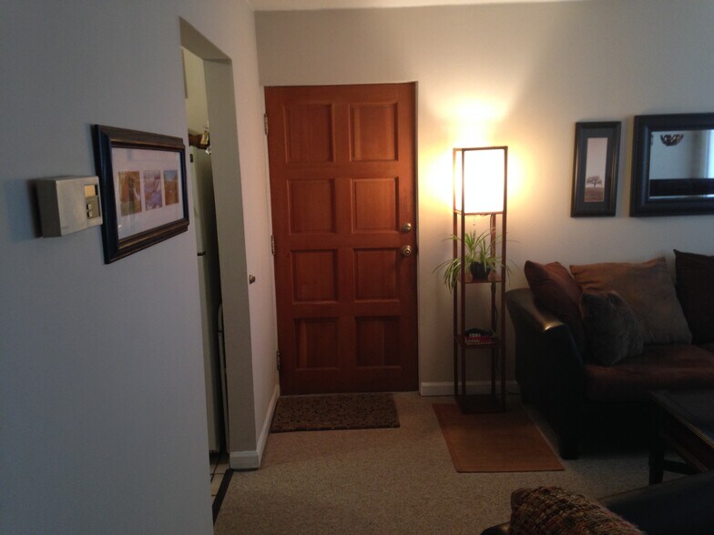 Front door view from hall - 42018 Firwood Dr