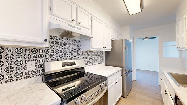 Building Photo - 4000 Tiffany Trail