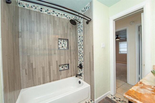 Building Photo - 25418 Sugar Valley Ln