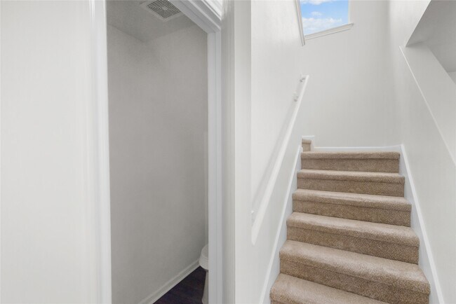 Building Photo - 19138 Larkspur Hills Dr