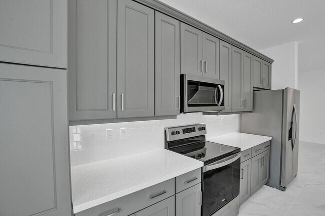 Building Photo - Gorgeous Brand New 3 Bedroom 2 Bath (2-story) Townhouse in Deerfield Beach