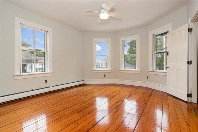 Building Photo - 37 Evergreen St