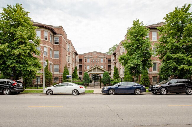 Primary Photo - 435 E Oakwood Blvd